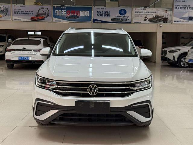 Volkswagen Tiguan 2023, фото 2