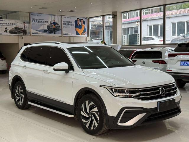 Volkswagen Tiguan 2023, фото 3
