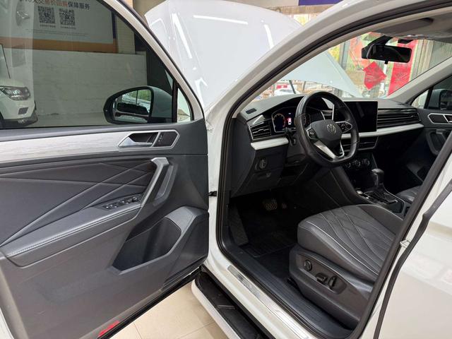 Volkswagen Tiguan 2023, фото 11
