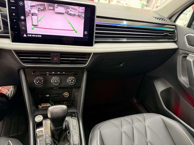 Volkswagen Tiguan 2023, фото 15