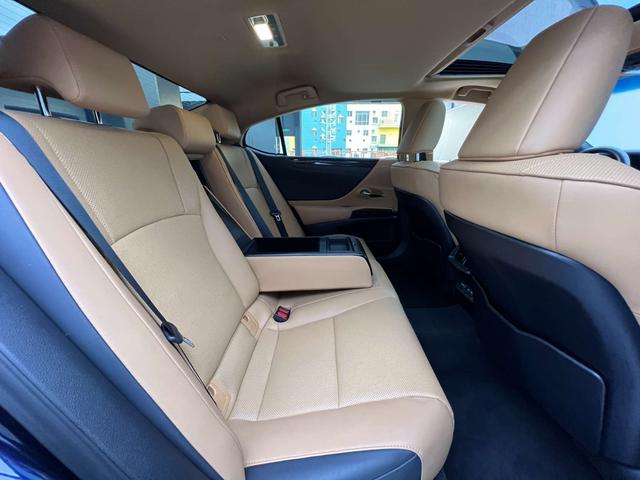 Lexus ES 2023, фото 15
