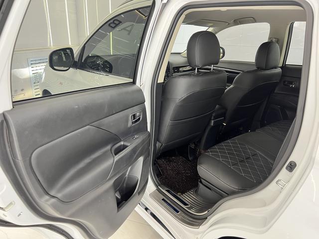 Mitsubishi Outlander 2021, фото 14