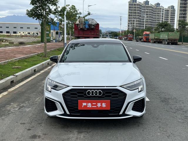 Audi A3 2022, фото 2