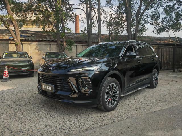 Buick Envision 2025, 2 л турбо, автомат, передний, пробег 11 400 км — авто из Китая с пробегом