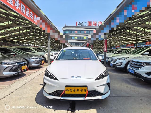 BYD Seal 2025, фото 2