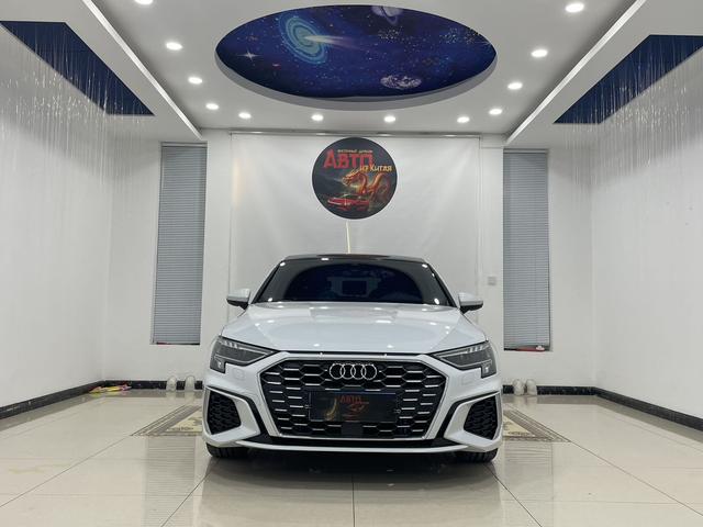 Audi A3 2023, фото 2