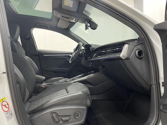 Audi A3 2023, фото 11
