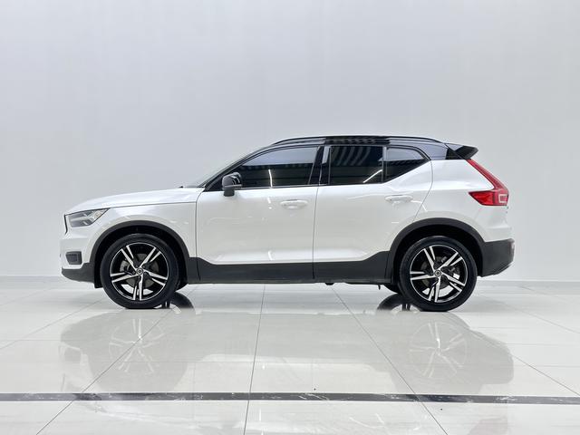 Volvo XC40 2021, фото 4