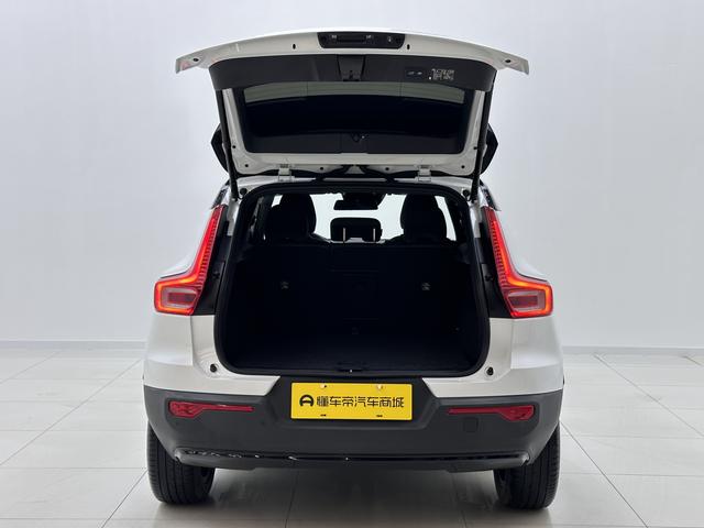 Volvo XC40 2021, фото 15