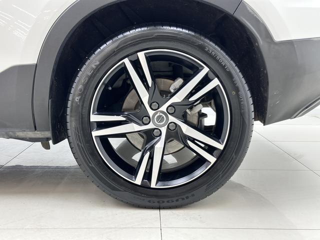 Volvo XC40 2021, фото 16