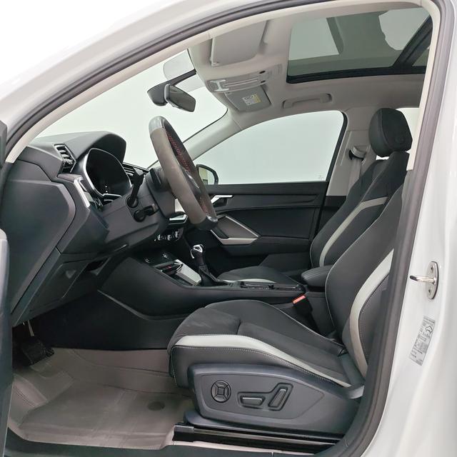 Audi Q3 2022, фото 7