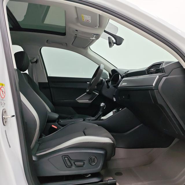 Audi Q3 2022, фото 8
