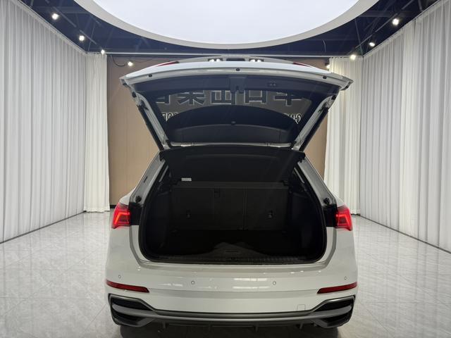 Audi Q3 2022, фото 16