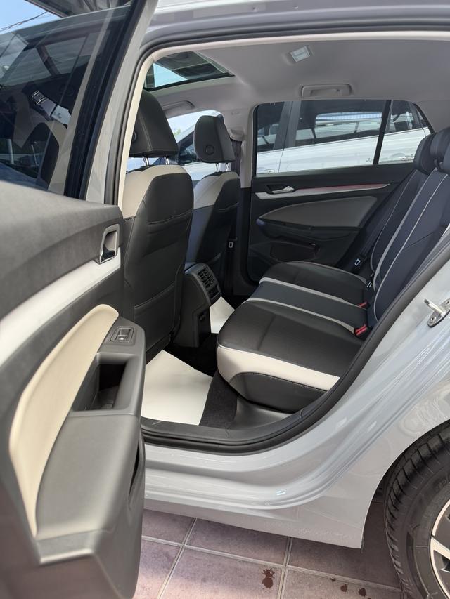 Volkswagen Golf 2021, фото 16