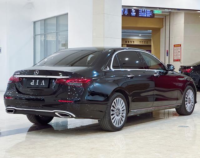 Mercedes-Benz E-Class 2022, фото 4