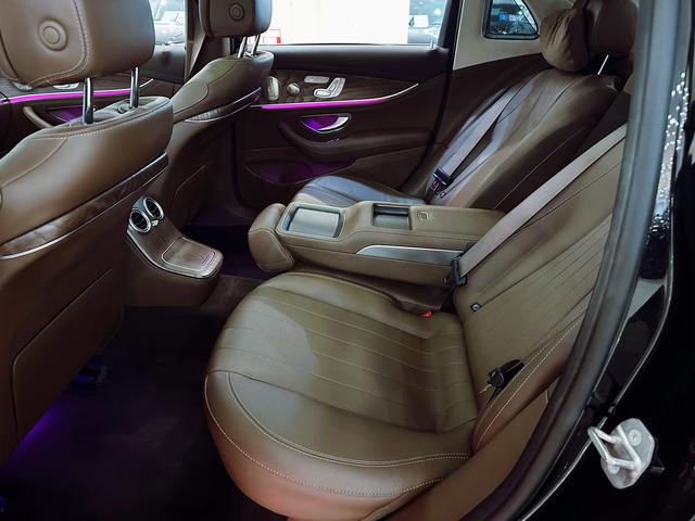 Mercedes-Benz E-Class 2022, фото 12