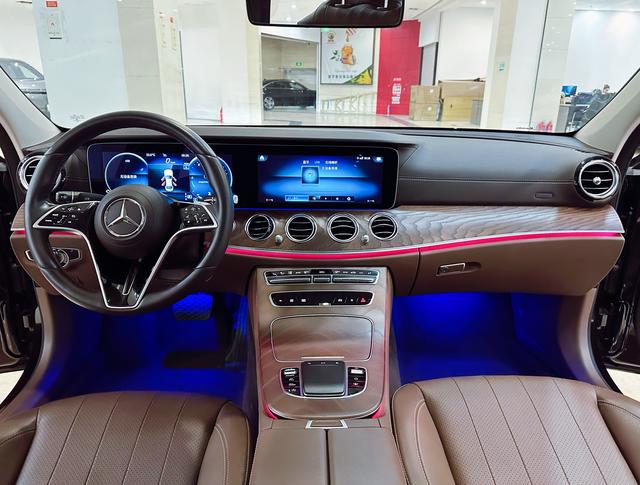 Mercedes-Benz E-Class 2022, фото 13