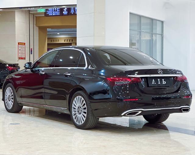 Mercedes-Benz E-Class 2022, фото 16