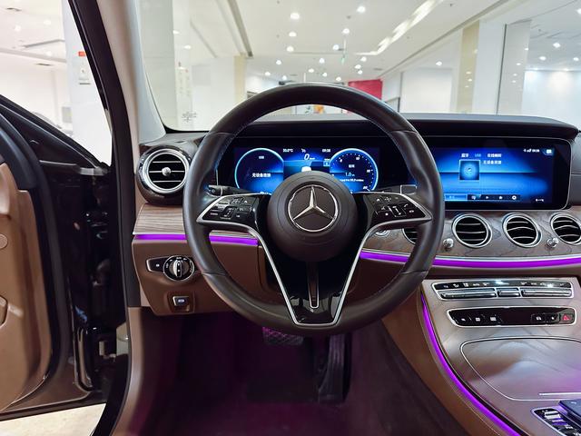 Mercedes-Benz E-Class 2022, фото 17