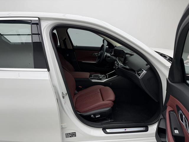BMW 3 2023, фото 14
