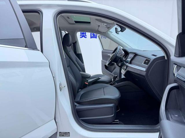 Skoda Kamik 2023, фото 13