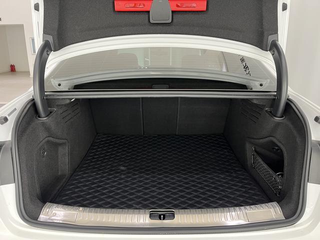 Audi A4L 2022, фото 15