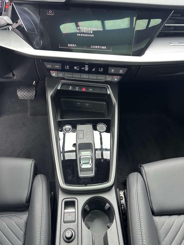 Audi A3 2022, фото 14