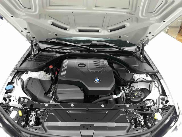 BMW 3 2023, фото 17