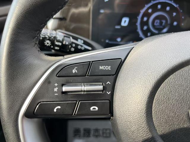 Hyundai Elantra 2023, фото 17