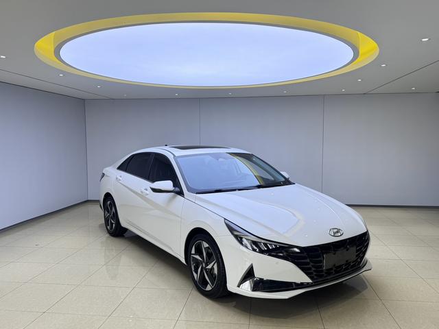 Hyundai Elantra 2022, фото 3