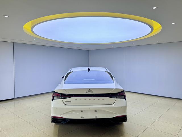Hyundai Elantra 2022, фото 5