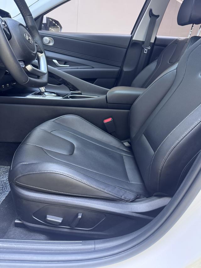 Hyundai Elantra 2022, фото 17