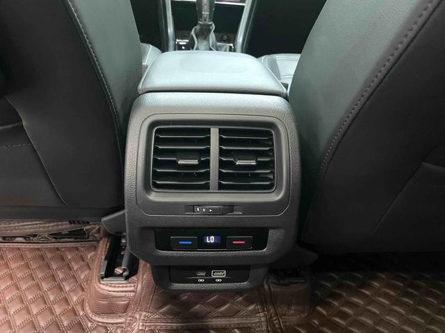 Volkswagen Tuan L 2021, фото 15