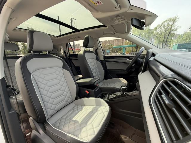 Volkswagen Tayron 2023, фото 13