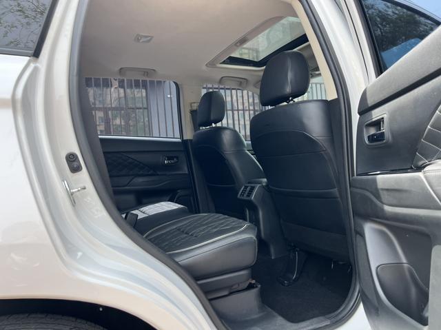 Mitsubishi Outlander 2021, фото 17