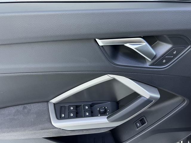 Audi Q3 2023, фото 4