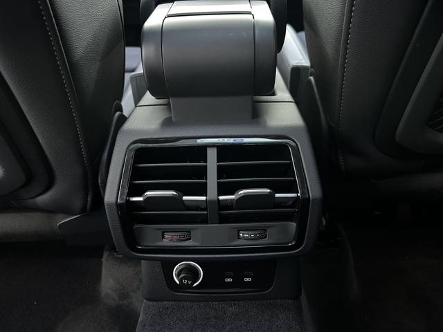 Audi Q3 2023, фото 11