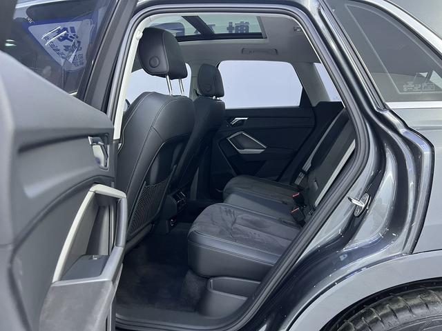 Audi Q3 2023, фото 12