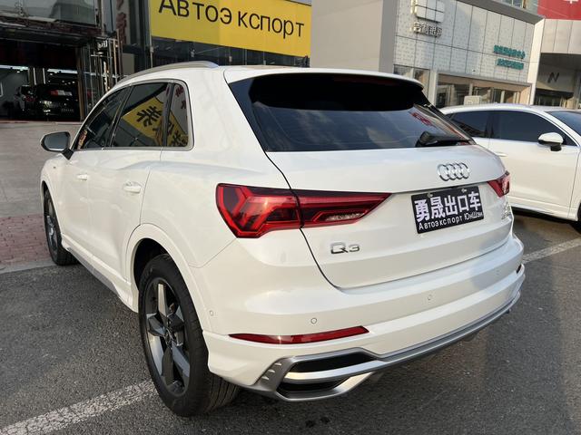 Audi Q3 2022, фото 6