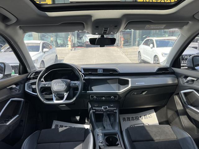 Audi Q3 2022, фото 11