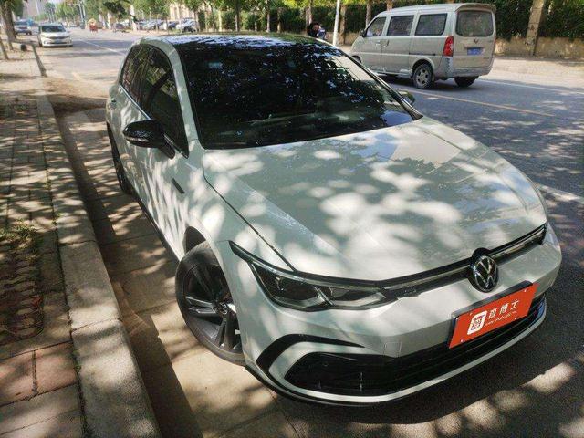 Volkswagen Golf 2023, фото 2