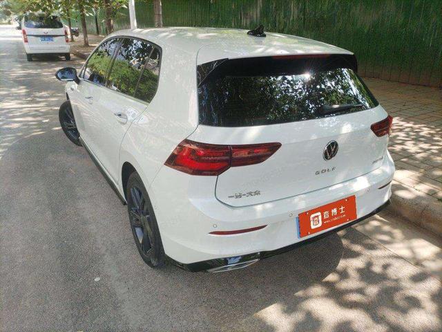 Volkswagen Golf 2023, фото 3