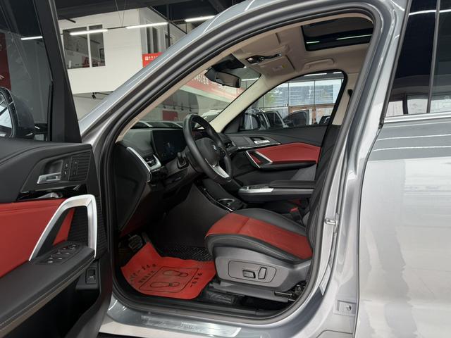 BMW X1 2023, фото 4