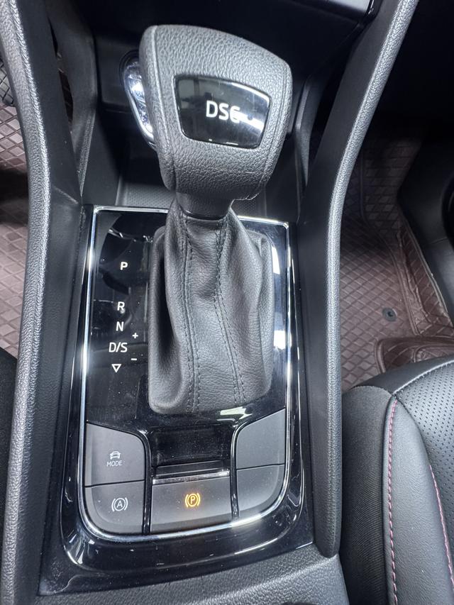 Skoda Karoq 2023, фото 13
