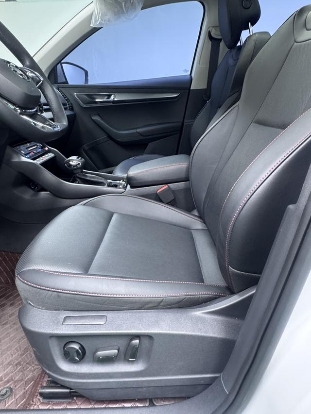 Skoda Karoq 2023, фото 17