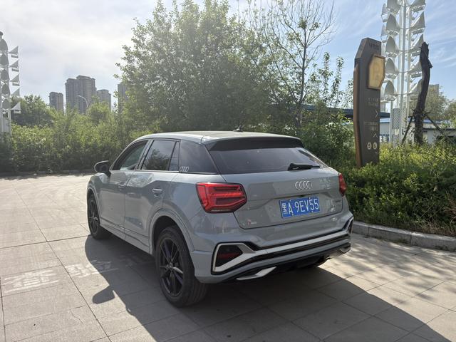 Audi Q2L 2022, фото 7