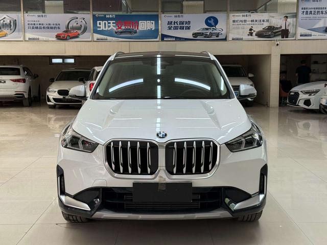 BMW X1 2023, фото 2