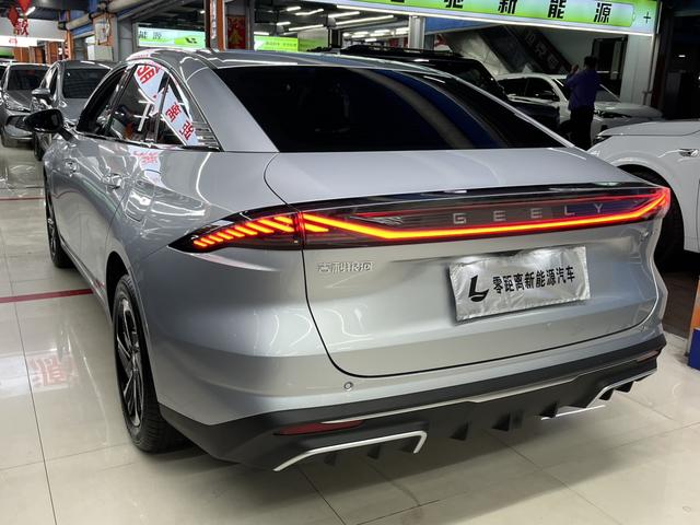 Geely Galaxy L6 2025, фото 4