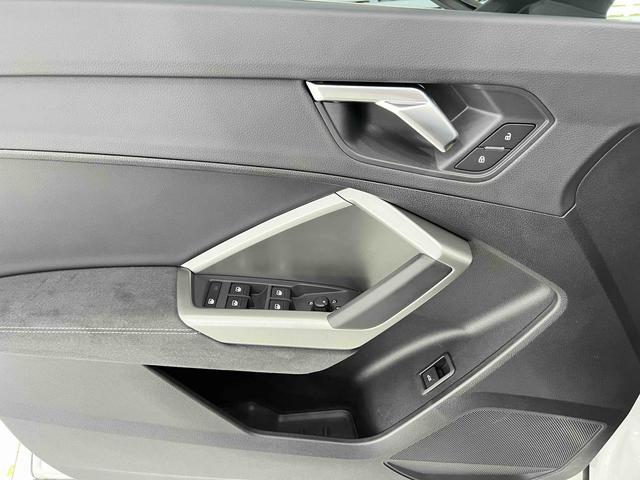 Audi Q3 2022, фото 8