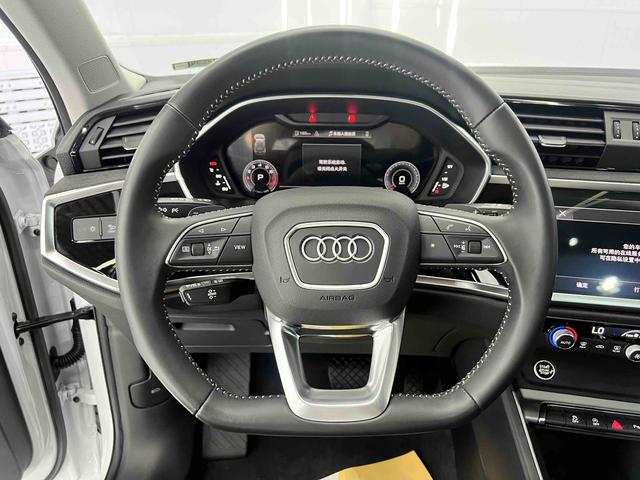 Audi Q3 2022, фото 12